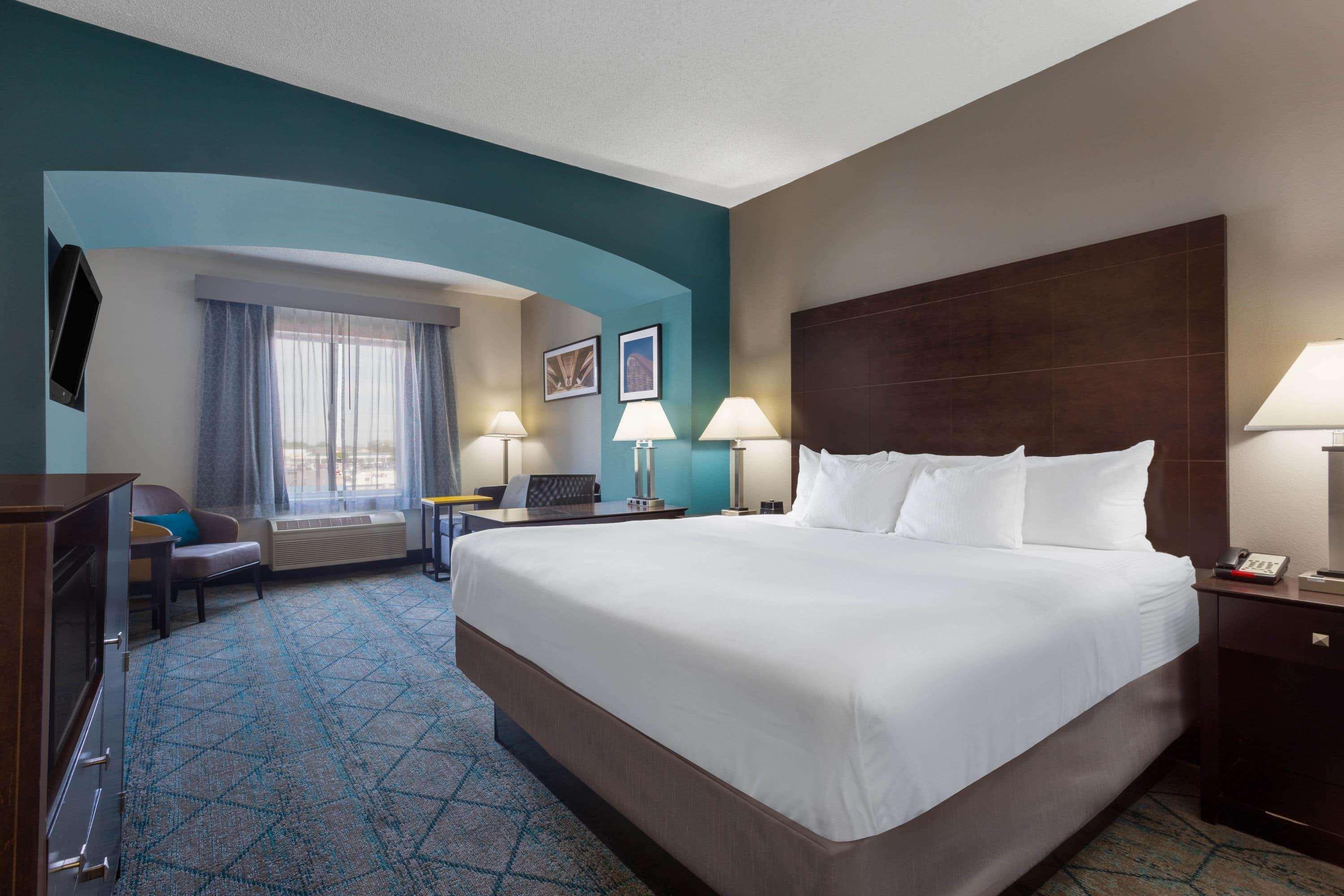 Отель La Quinta By Wyndham Columbus West - Hilliard Экстерьер фото