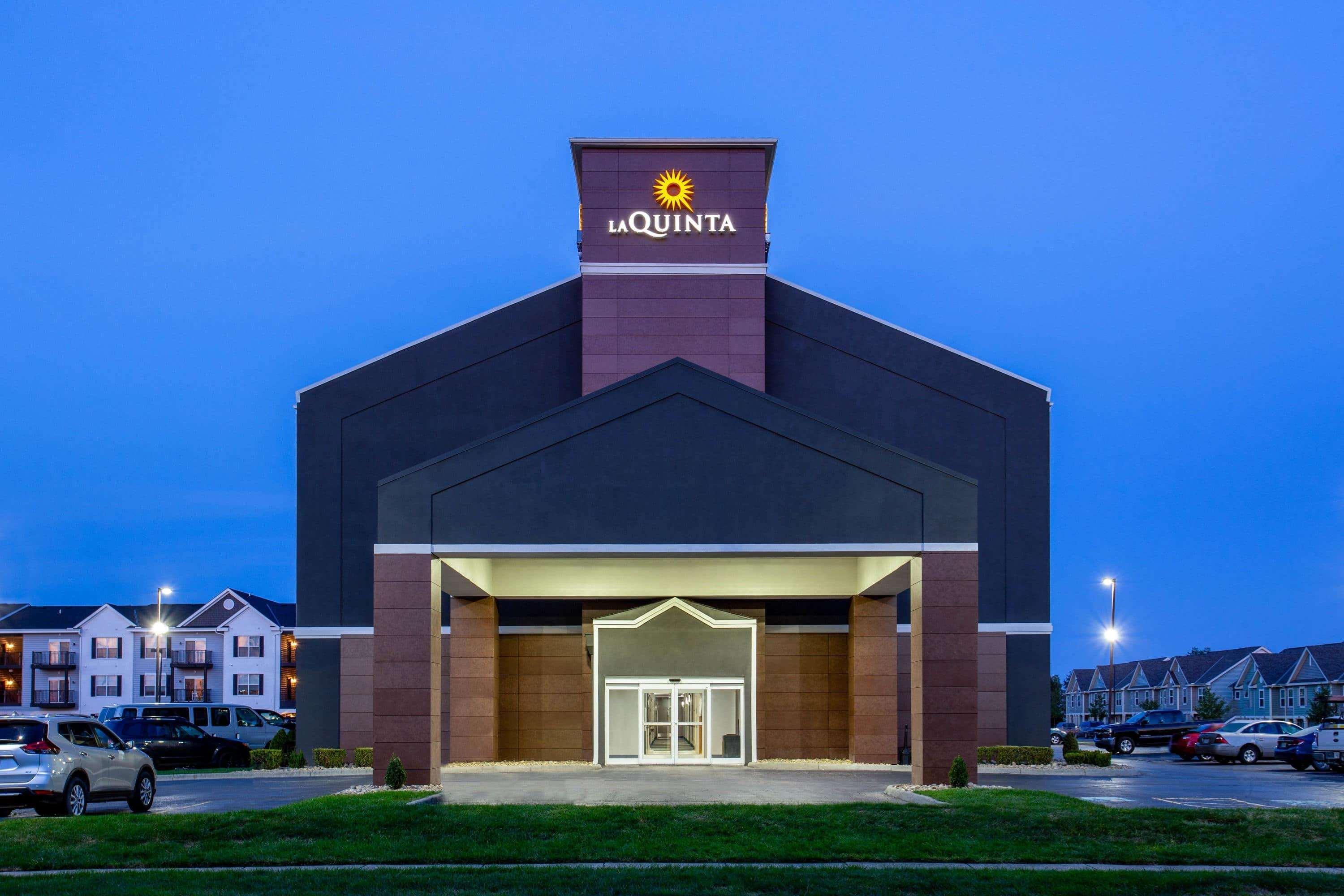Отель La Quinta By Wyndham Columbus West - Hilliard Экстерьер фото