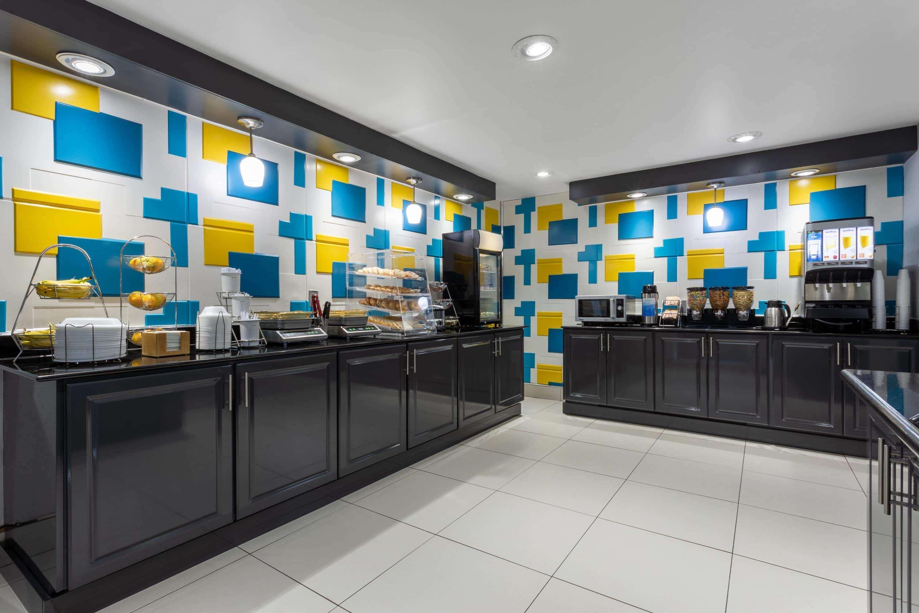 Отель La Quinta By Wyndham Columbus West - Hilliard Экстерьер фото