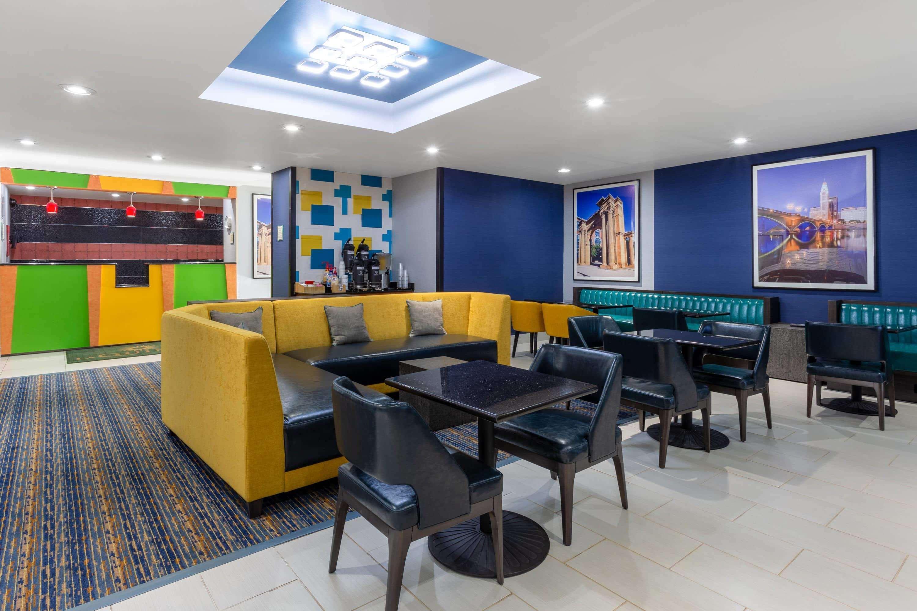 Отель La Quinta By Wyndham Columbus West - Hilliard Экстерьер фото